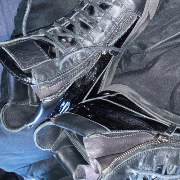 Shoes - Picture 2 of 3